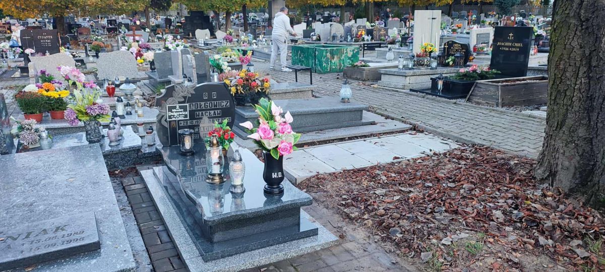 Skwer Fojkisa oraz cmentarz - 2025-10-30