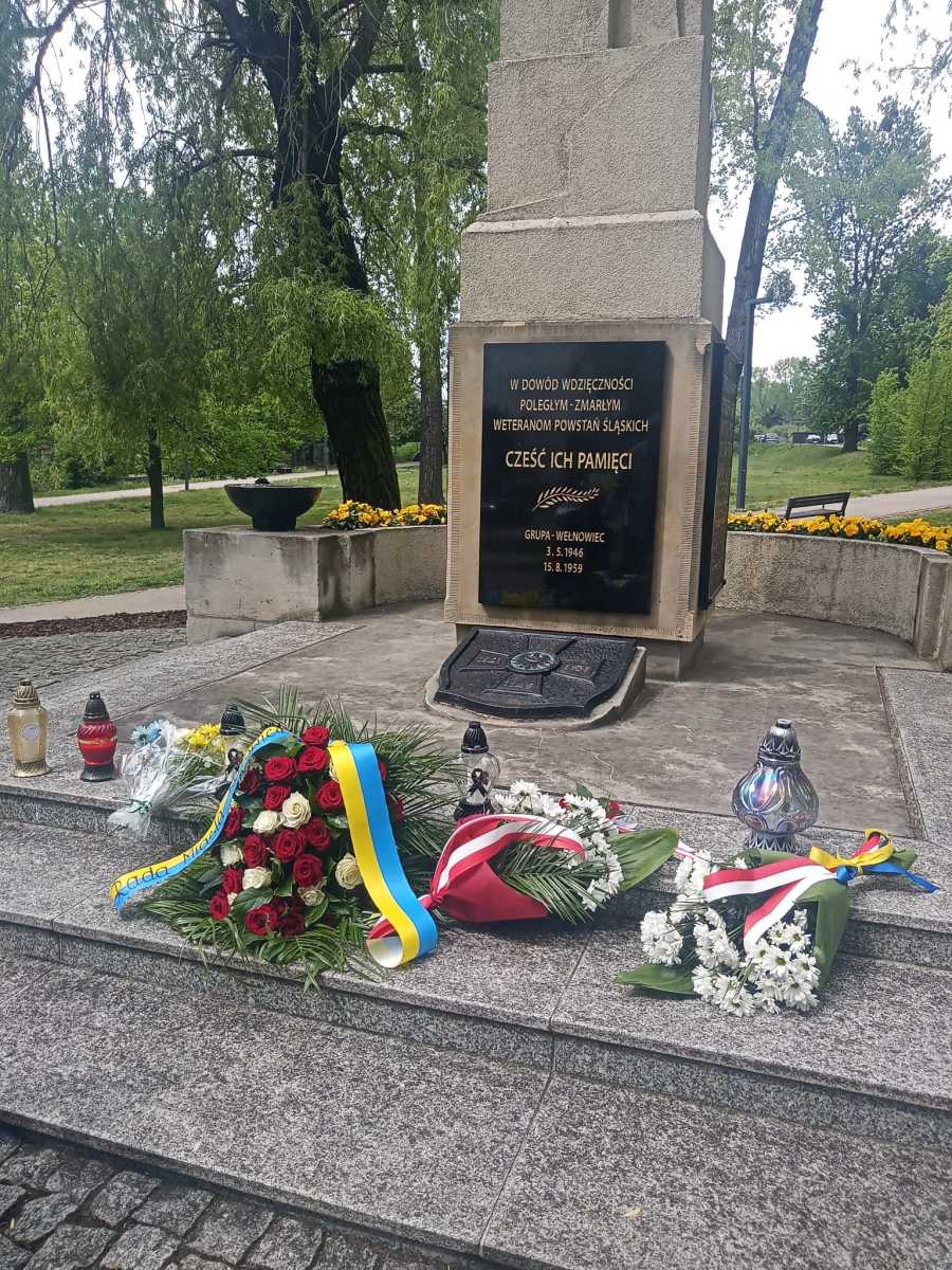 Uroczystości pod pomnikiem - 2026-05-07